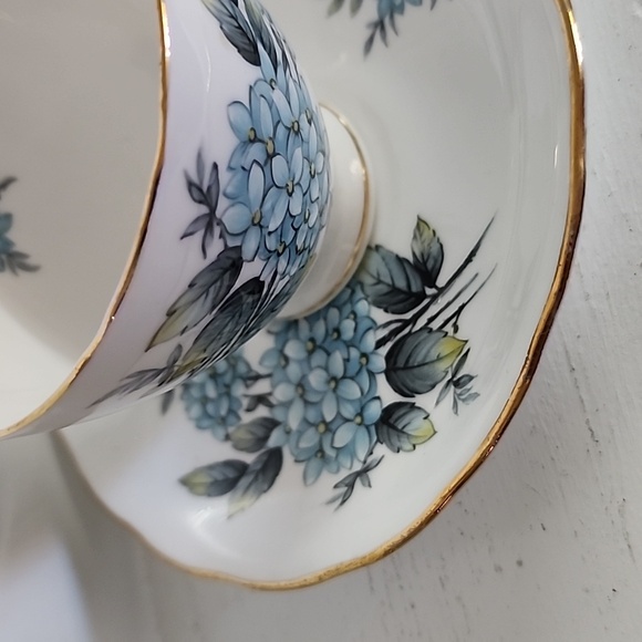 Colclough Vintage Tea Cup & Saucer Bone China England Blue Flower Gold - Picture 5 of 9